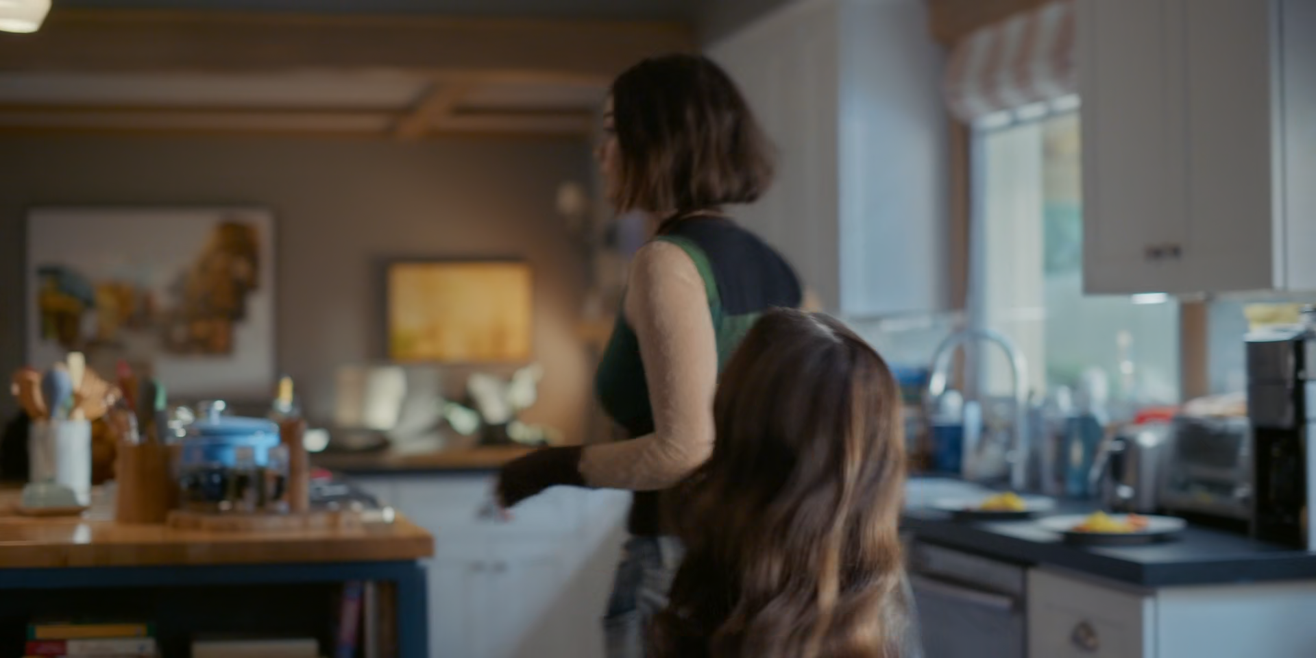 Screens/Shrinking.S03E05.1080p.x265-ELiTE.Screen0001.png