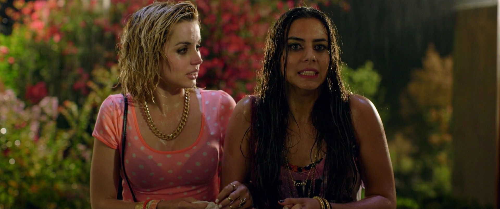Images/Knock.Knock.2015.1080p.BluRay.AC3.x264-ETRG.mkv0853.png