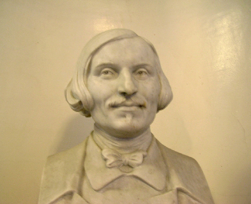 PIC/Gogol', skulptura.jpg