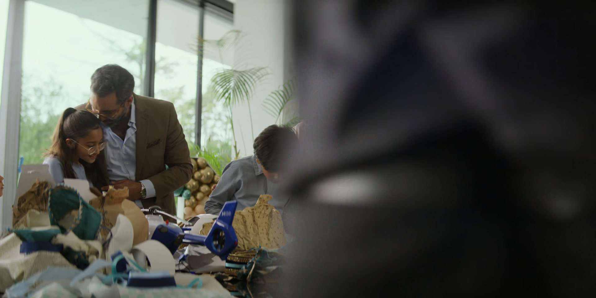 Screens/The.Terminal.List.Dark.Wolf.S01E04.1080p.x265-ELiTE.Screen0002.png