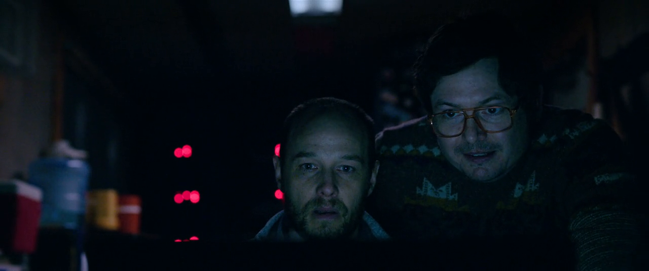 Screens/Pluribus.S01E01.720p.x264-FENiX.Screen0001.png