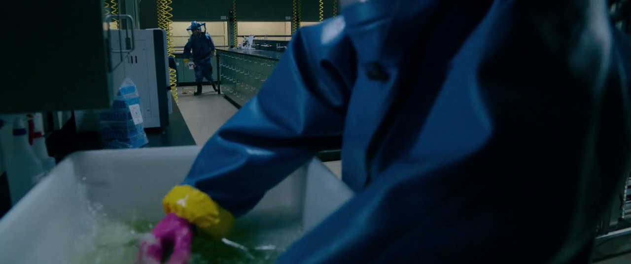 Screens/Pluribus.S01E01.720p.x264-FENiX.Screen0004.png