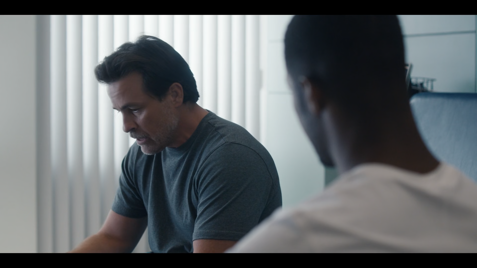 Screens/Doc.2025.S02E03.1080p.x265-ELiTE.Screen0004.png
