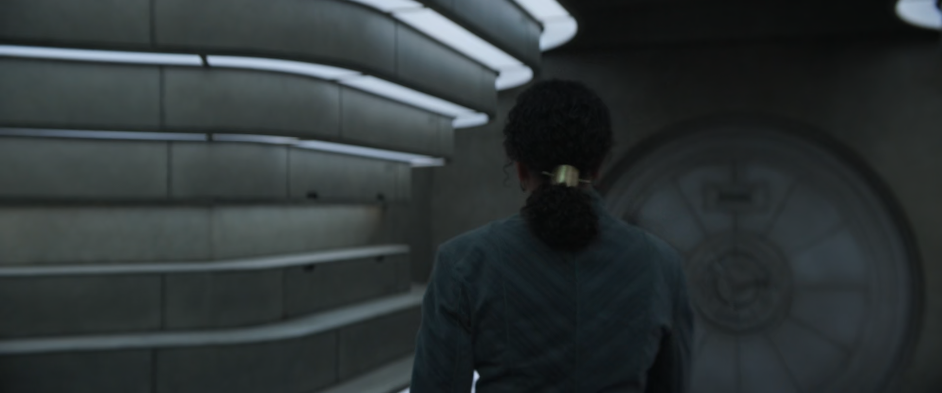 Screens/Silo.S03E02.1080p.x265-ELiTE.Screen0001.png
