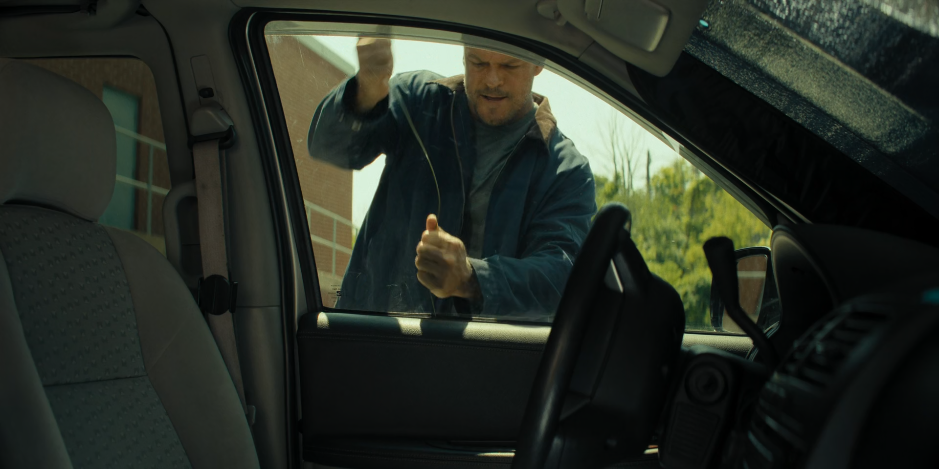 Screens/Reacher.S03E01.1080p.x265-ELiTE.Screen0002.png