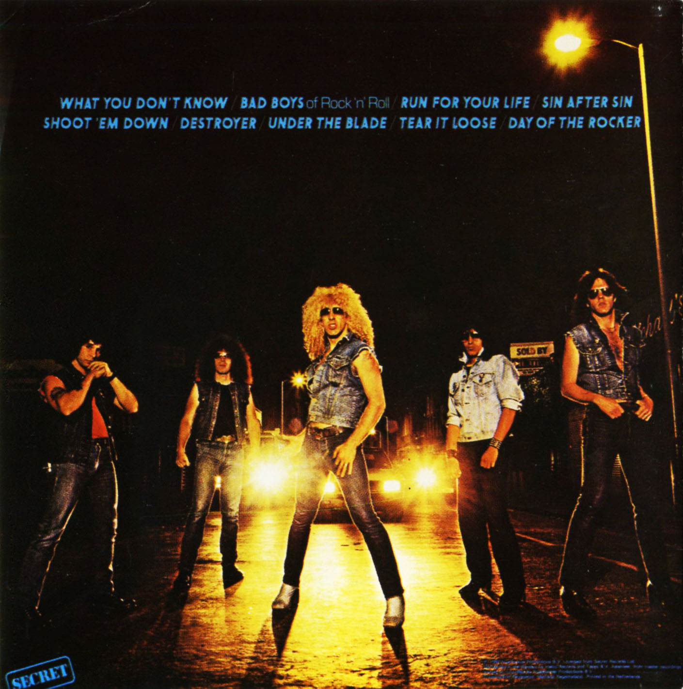 01 - Originals/1982 Under The Blade (L)/Scans (1985 Roadrunner RR 34 9946)/Inside.jpg