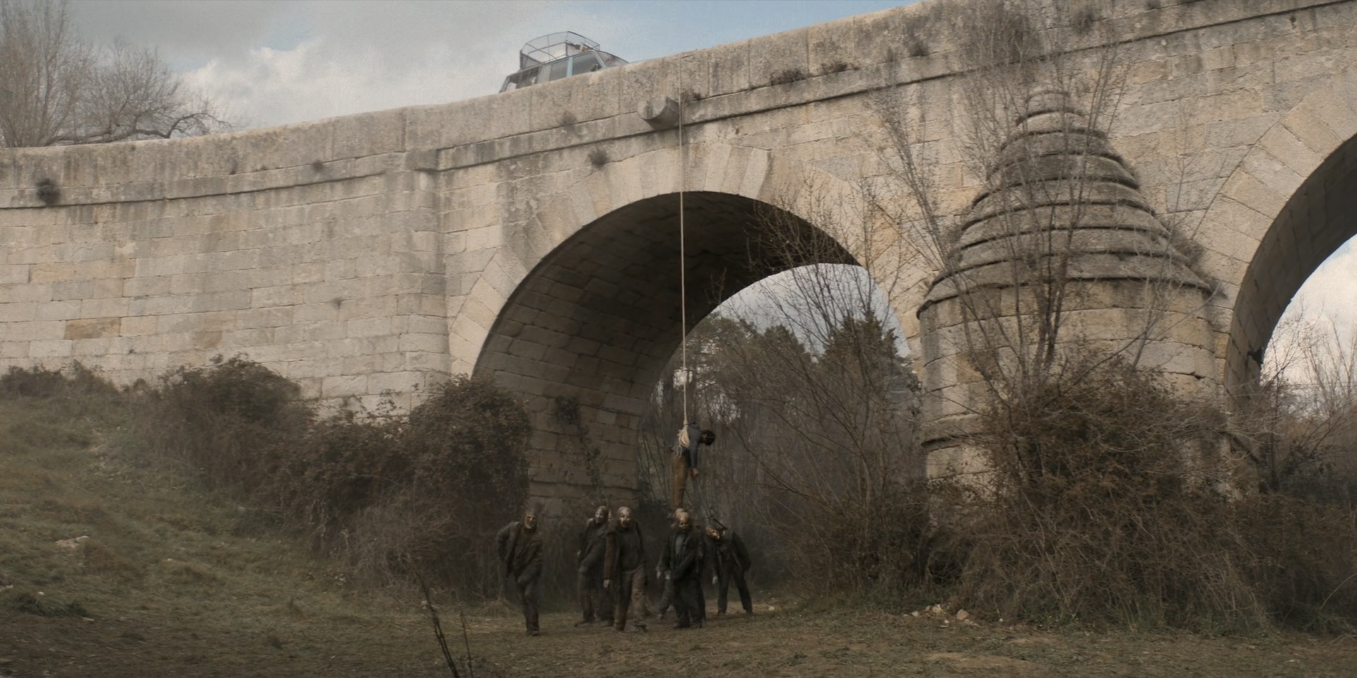 Screens/The.Walking.Dead.Daryl.Dixon.S03E05.1080p.x265-ELiTE.Screen0001.png