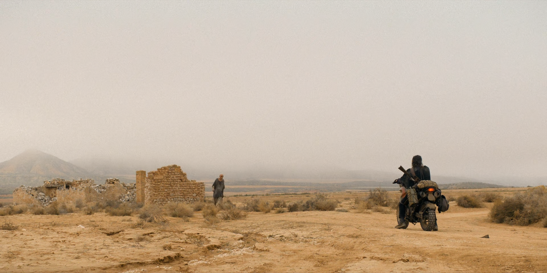 Screens/The.Walking.Dead.Daryl.Dixon.S03E05.1080p.x265-ELiTE.Screen0004.png